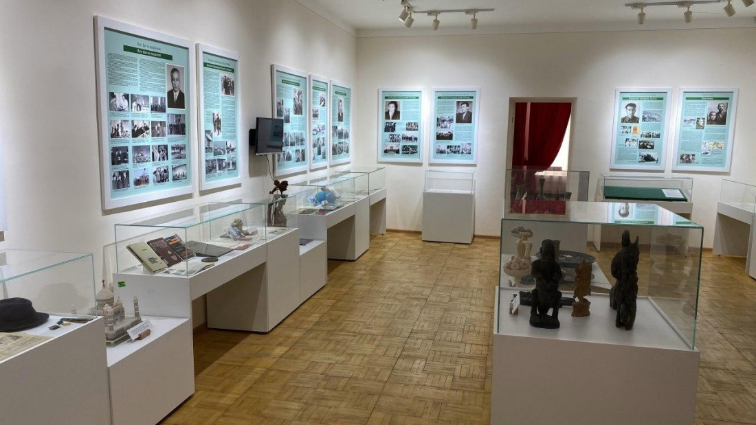 Uxlayotgan yigit pornosini onlayn tomosha qiling